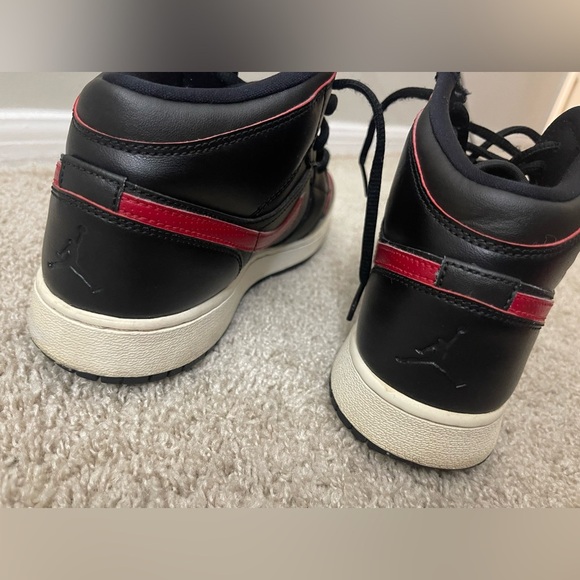 Nike Air Jordan 1 retro mid red & black size 6.5 youth 7 women  sneakers casual - Picture 5 of 15